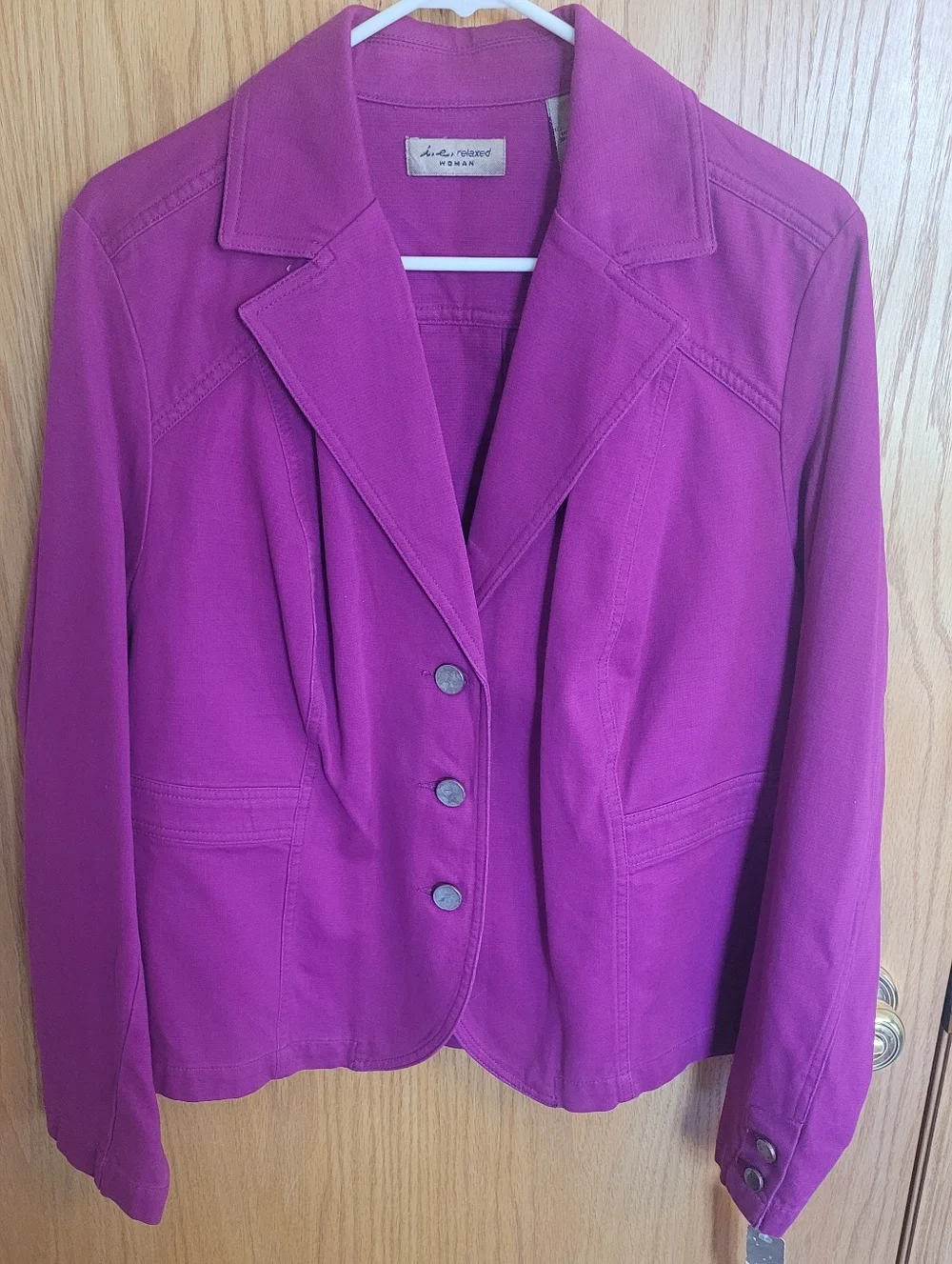 Beautiful Jacket - Picture 1 of 2